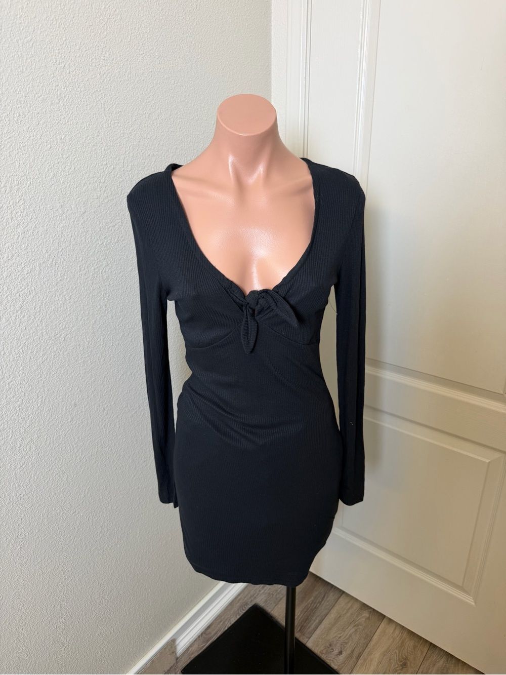 RVCA Black Long Sleeve Tie-Front Bodycon Dress Sz S